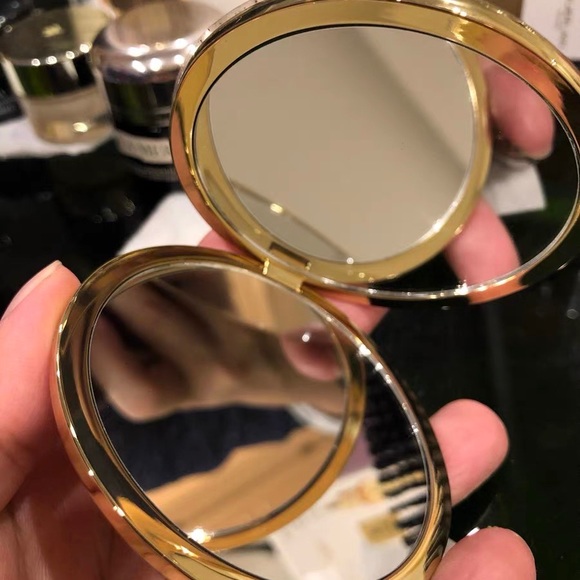 Tom Ford Pocket Makeup Mirror - Picture 4 of 7